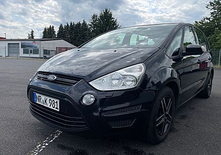 Ford S-Max 2,0TDCi 103kW Champions Edition PowerS...