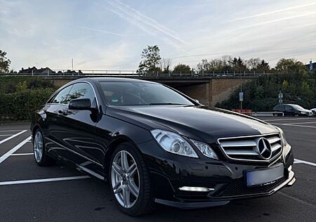 Mercedes-Benz E 250 E250CGI Coupé|AMG-Optik|Scheckheft|Automatik|TÜV