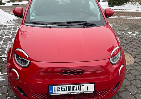 Fiat 500E (RED) Cabrio 42 kWh (RED)