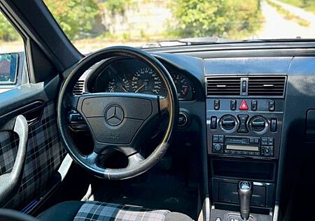 Mercedes-Benz 200 C Sport, D2 Karo, selten