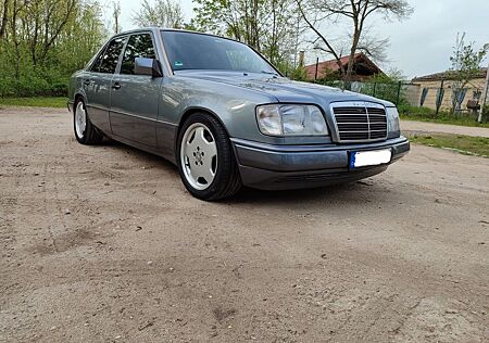 Mercedes-Benz E 300 W124 300E 24V 220 PS H Zulassung (T4 TDI, 250TD)