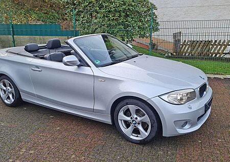 BMW 118i Cabrio Advantage PDC SHZ LEDER XENON NAVI