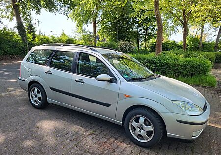 Ford Focus 1.4 - ALU, AHK, DAB+,CAMERA,ISOFIX