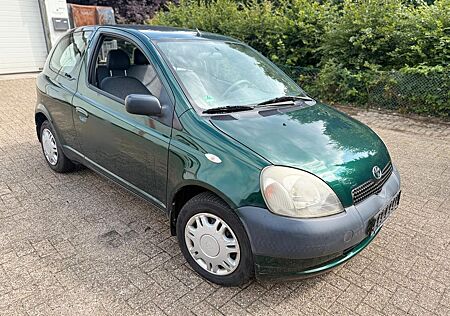 Toyota Yaris 1.0 linea sol Resttüv