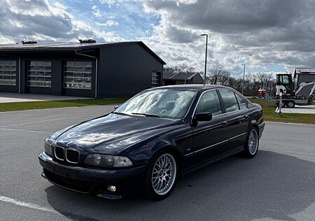 BMW 523i A -