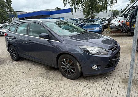 Ford Focus Turnier Titanium *AHK*PDC*