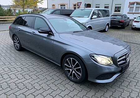 Mercedes-Benz E 220 d Avantgarde / Night / Kamera / Wide / DAB