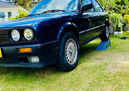 BMW Andere E30 318i !! 3er Benzin !! restauriert