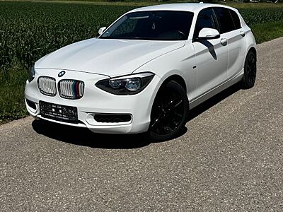BMW 116i Urban Line Sommer + Winterreifen Schwarz