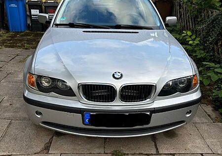 BMW 320i -