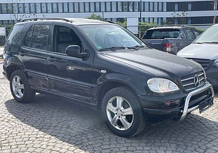 Mercedes-Benz ML 320 LPG/ Klima/Leder/Schiebedach/TV/AHK