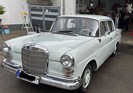 Mercedes-Benz 190
