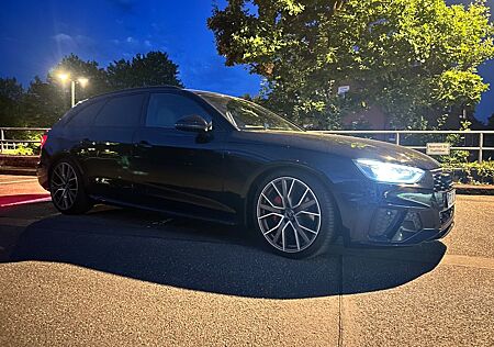 Audi A4 40 TDI S tronic S line Avant S line