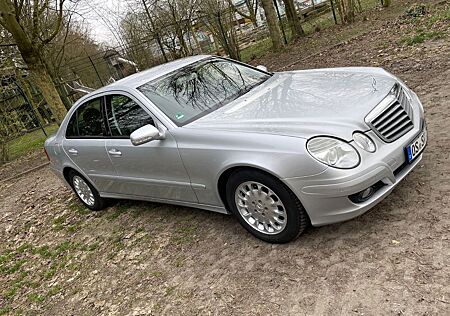 Mercedes-Benz E 200 KOMPRESSOR