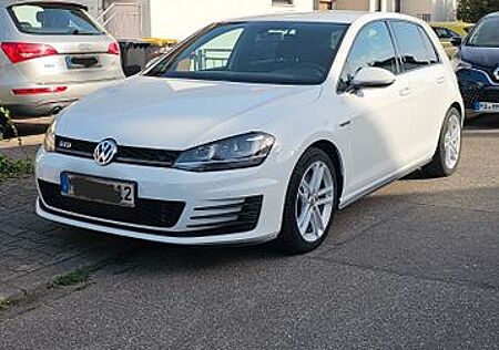VW Golf Volkswagen 2.0 TDI BMT GTD GTD