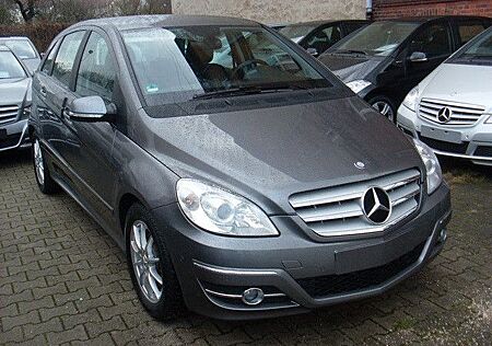 Mercedes-Benz B 200 Tempomat/Sitzheizung/ Akt. Park-Assistent