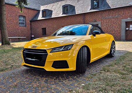Audi TT Roadster 2.0 TFSI S tronic quattro -