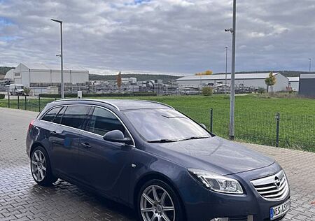 Opel Insignia SPORTSTOURER / LEDER / WENIG KILOMETER