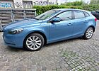 Volvo V40 gut gepflegter D3 Geartronic Momentum