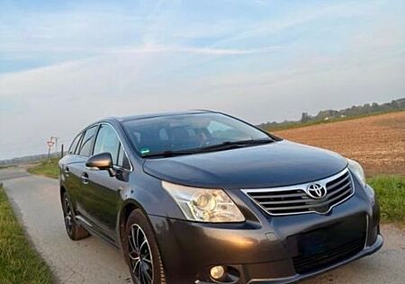 Toyota Avensis gebraucht kaufen Toyota Avensis Combi Executive 2.2 D-4D Automatik E...