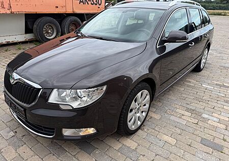 Skoda Superb Combi Ambition 1.8 DSG XENON AHK TEMPO