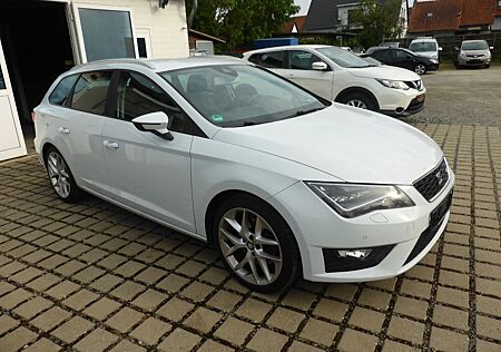 Seat Leon ST FR Teil Leder mit Alcantara LED SHZ PDC