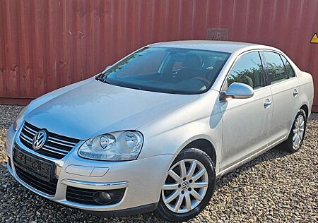 VW Jetta Volkswagen V Comfortline/Tempom./SHZ/PDC/8x Bereift