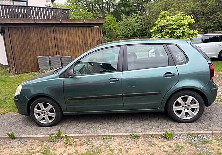 VW Polo Volkswagen 1.2 44kW Tour - Sitzheizung Bluetooth uvm
