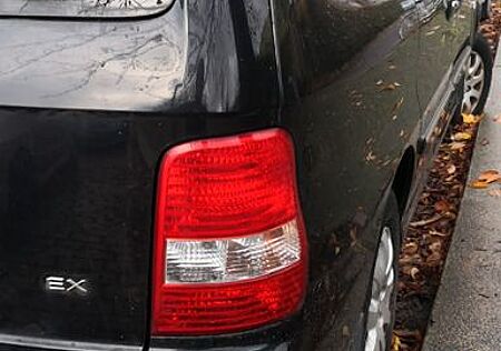 Kia Carnival 7 Sitzer LPG GAS AUTOMATIK 2.5 V6