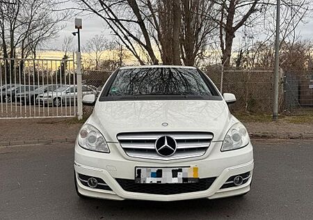 Mercedes-Benz B 200 -