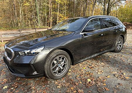 BMW 520i Touring A - Sthzg, AHK,Komfortsitze,ACC,LED