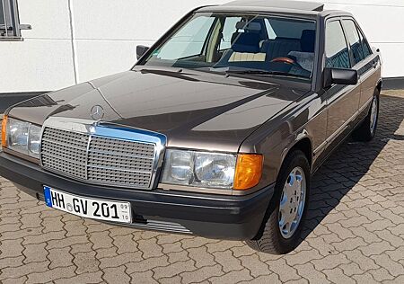 Mercedes-Benz 190 E 2.3 KAT mit Gutachten für H-Kennzeichen
