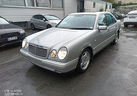 Mercedes-Benz E 320 AVANTGARDE*2Hd*Xen*GSD*SHZ*Memo*Scheckhft*