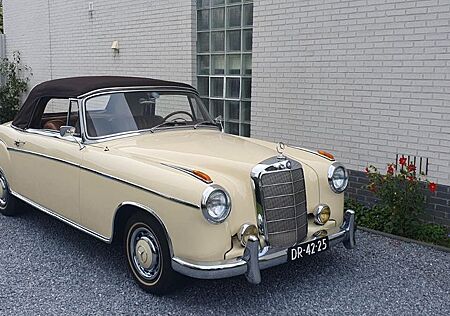 Mercedes-Benz 220 SE Cabriolet W128