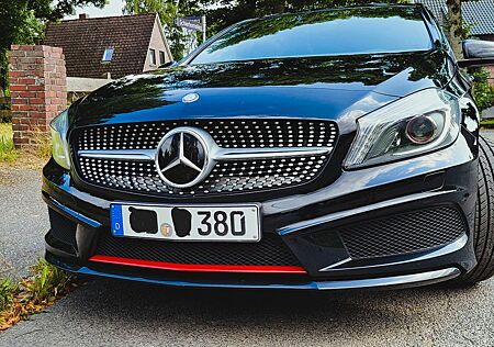 Mercedes-Benz A 250 Sport 4MATIC DCT Sport AMG Line
