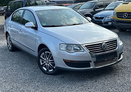 VW Passat Volkswagen Lim. Trendline 2.0 TDI SHZ AHK Tüv Neu