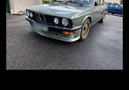 BMW 528