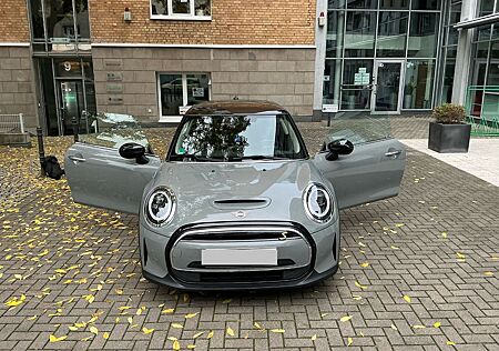 Mini Cooper SE Essential Trim Pano/Navi/Sportsitze