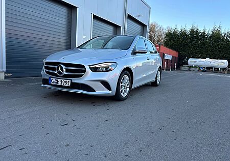 Mercedes-Benz B 200 DCT -