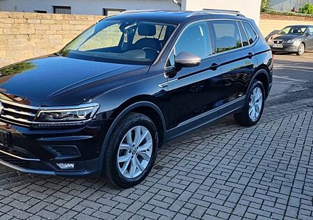 VW Tiguan Allspace Volkswagen 2.0 TDI Highline 4Motion AHK