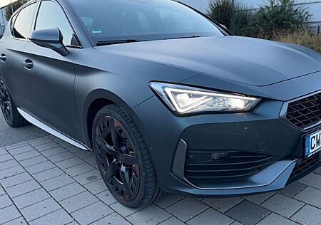 Cupra Leon 1,4 e-Hybrid VZ PANO DSG FULL Lin NAV