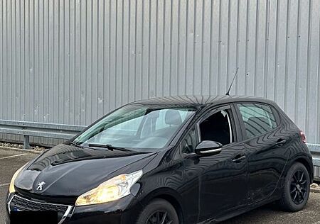 Peugeot 208 81tsd km 2.Hand Scheckheft