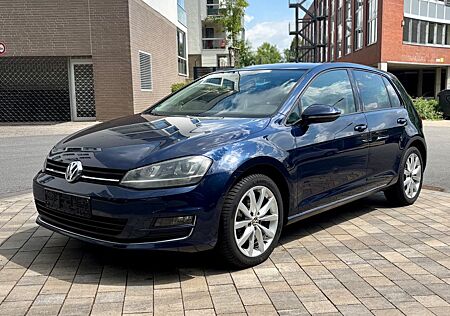 VW Golf Volkswagen VII Lim. Highline BMT |Bi-Xenon|SHZ|TÜV Neu