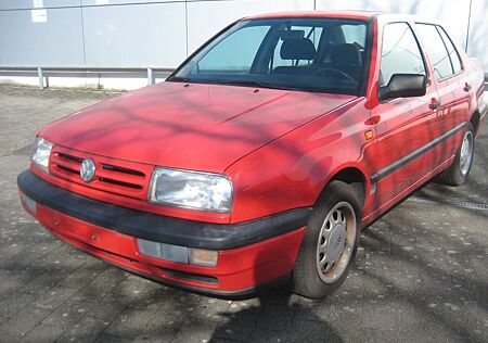 VW Vento Volkswagen 1.8 GLX erst 27198 Kilometer 1.Hand