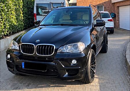 BMW X5 xDrive48i - V8 | Vollausstattung | TÜV NEU
