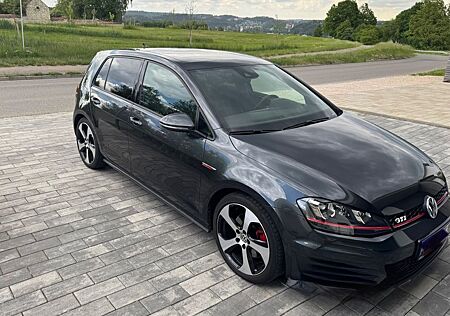 VW Golf Volkswagen 2.0 TSI BMT GTI GTI