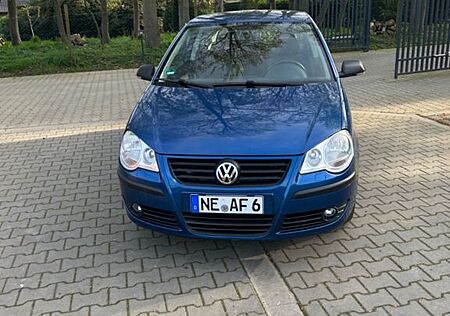 VW Polo Volkswagen 1.4 Tour Automatik 80 PS TÜV NEU