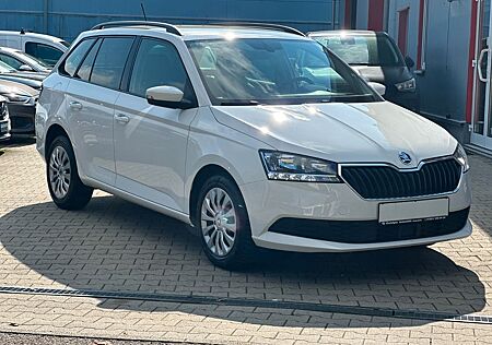 Skoda Fabia 1.0TSI*TüV Neu*Navi*Klimaauto*Park*SR+WR