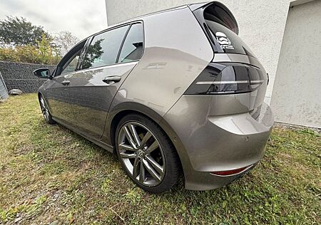 VW Golf Volkswagen VII Lim. Cup BMT R-Line