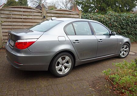 BMW 523i A -